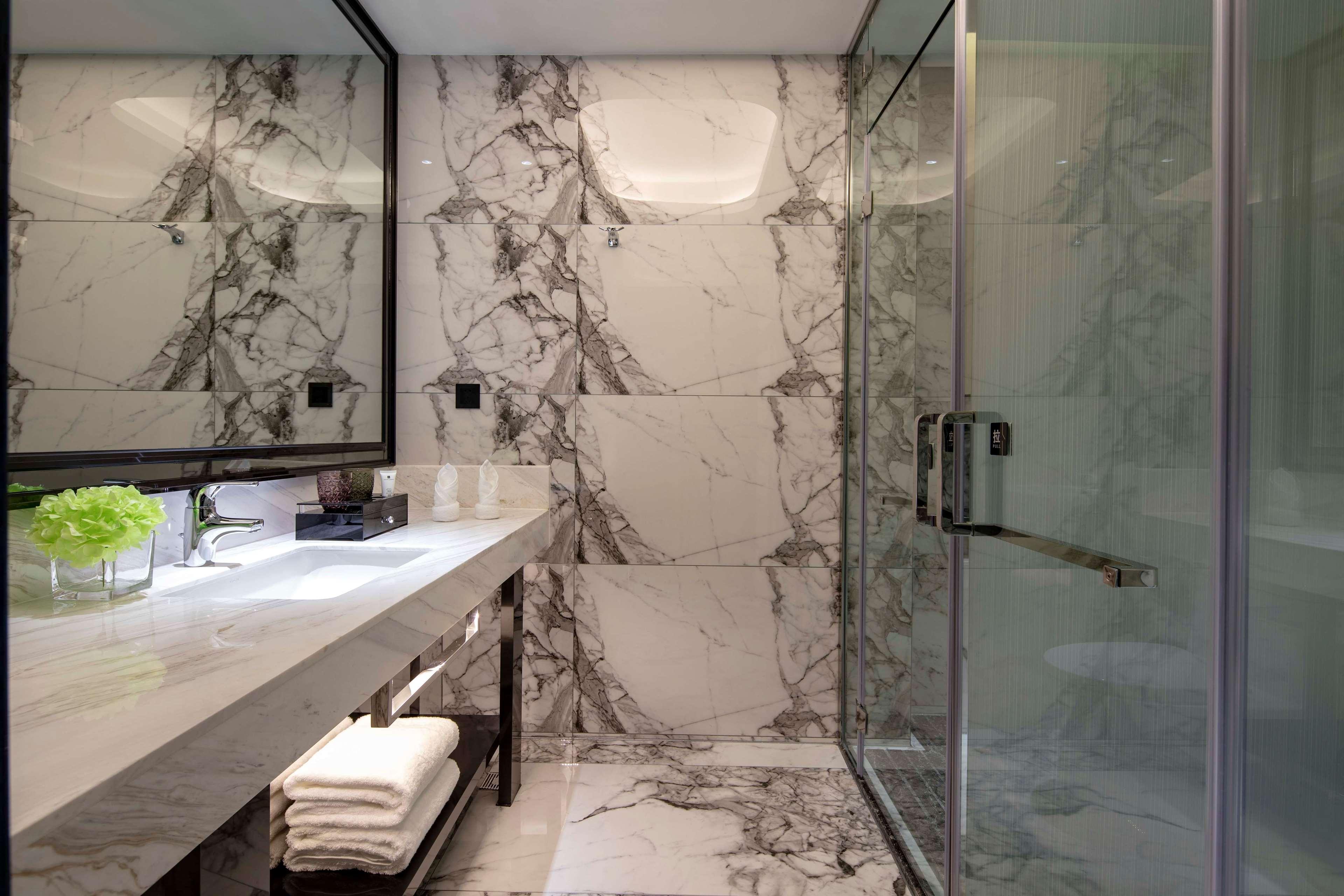 Ramada by Wyndham Mengzi Suites Bagian luar foto